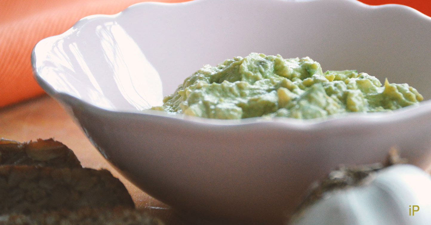 Avocadocreme mit Moringa Oleifera, Joghurt &amp; Knofi